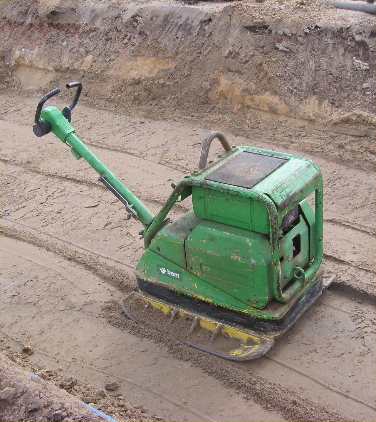 Compactador de Solo Vibratório 5,5 hp